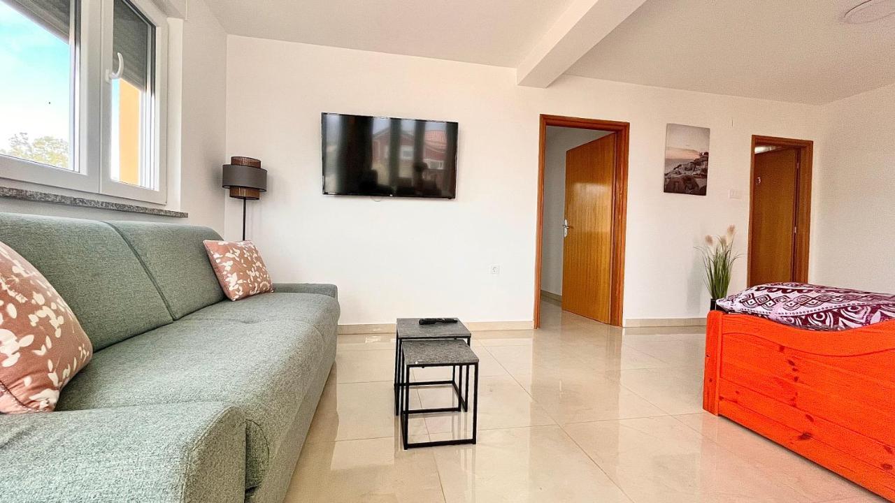 Apartments Vukancic Novigrad  Exterior photo