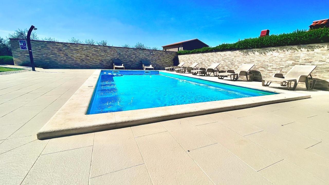 Apartments Vukancic Novigrad  Exterior photo